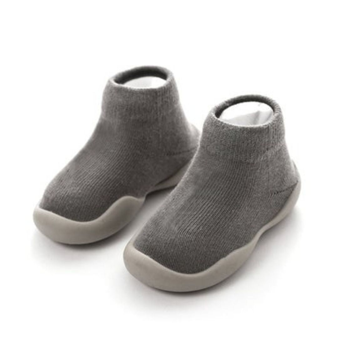 Laufenlernen Sockenschuhe