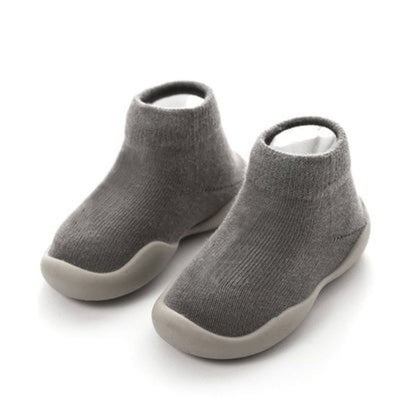 Laufenlernen Sockenschuhe