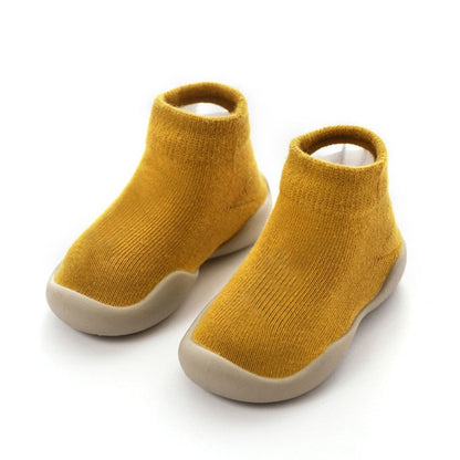 Laufenlernen Sockenschuhe